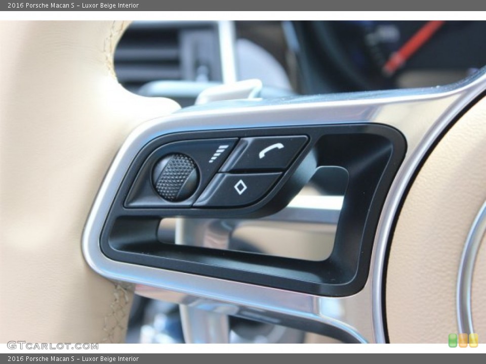 Luxor Beige Interior Controls for the 2016 Porsche Macan S #105467514