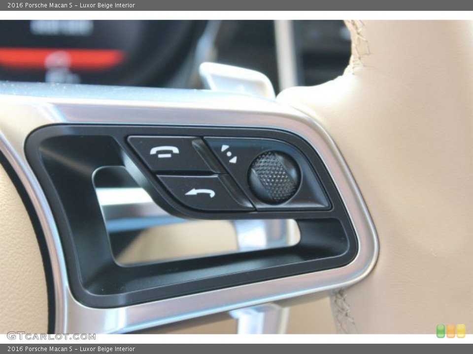 Luxor Beige Interior Controls for the 2016 Porsche Macan S #105467532