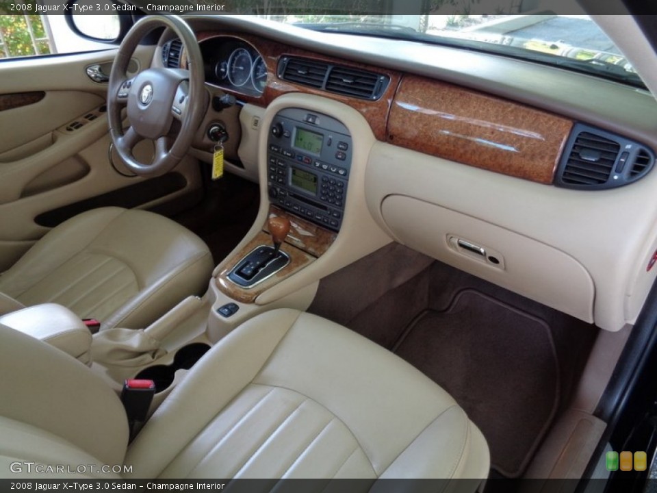Champagne Interior Dashboard for the 2008 Jaguar X-Type 3.0 Sedan #105600417