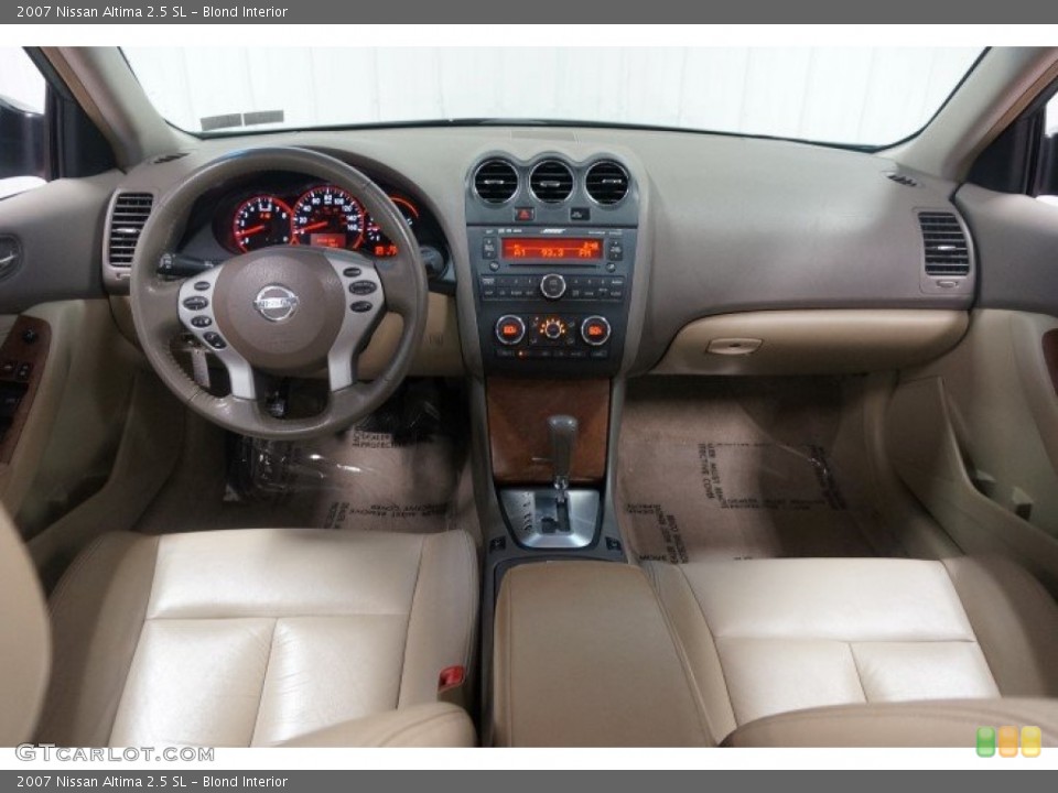Blond Interior Photo for the 2007 Nissan Altima 2.5 SL #105715459