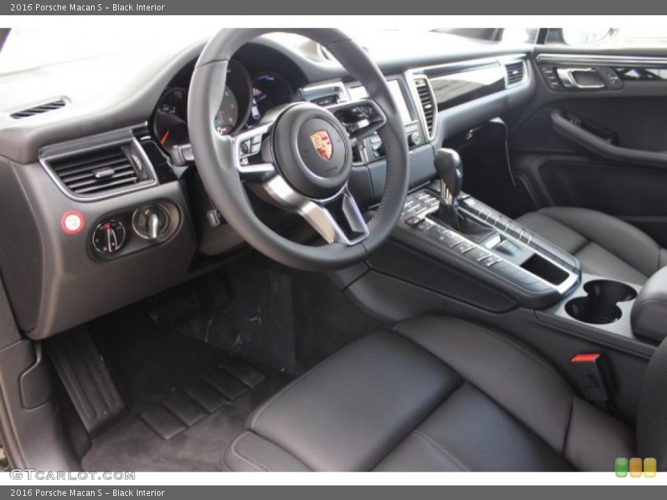 Black Interior Prime Interior for the 2016 Porsche Macan S #105732140