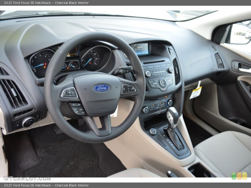 Charcoal Black Interior Photo for the 2015 Ford Focus SE Hatchback #105764366