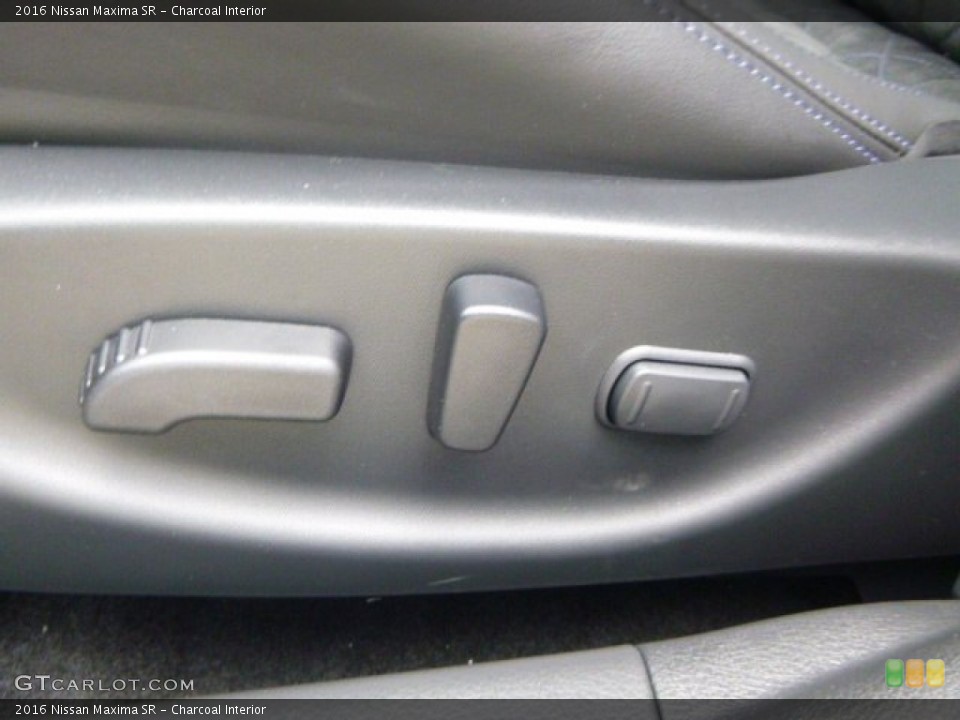 Charcoal Interior Controls for the 2016 Nissan Maxima SR #105766340
