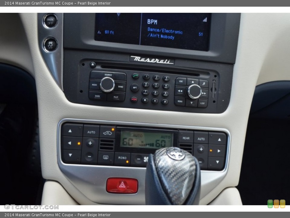 Pearl Beige Interior Controls for the 2014 Maserati GranTurismo MC Coupe #105804519
