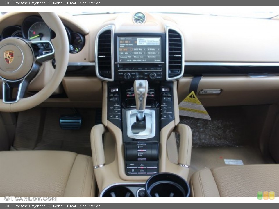 Luxor Beige Interior Controls for the 2016 Porsche Cayenne S E-Hybrid #105936706