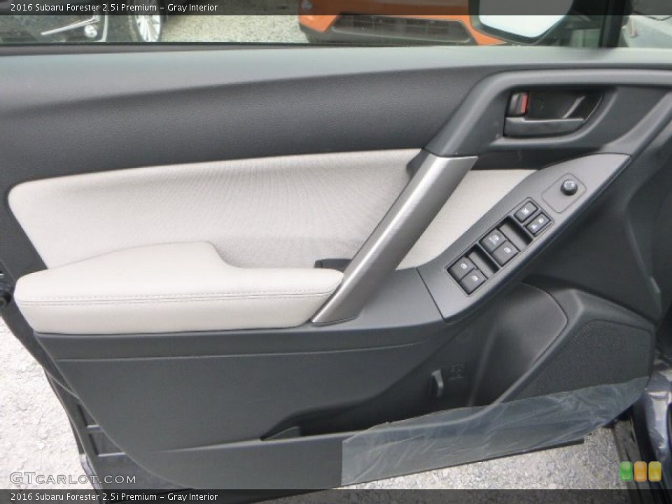Gray Interior Door Panel for the 2016 Subaru Forester 2.5i Premium #105961671
