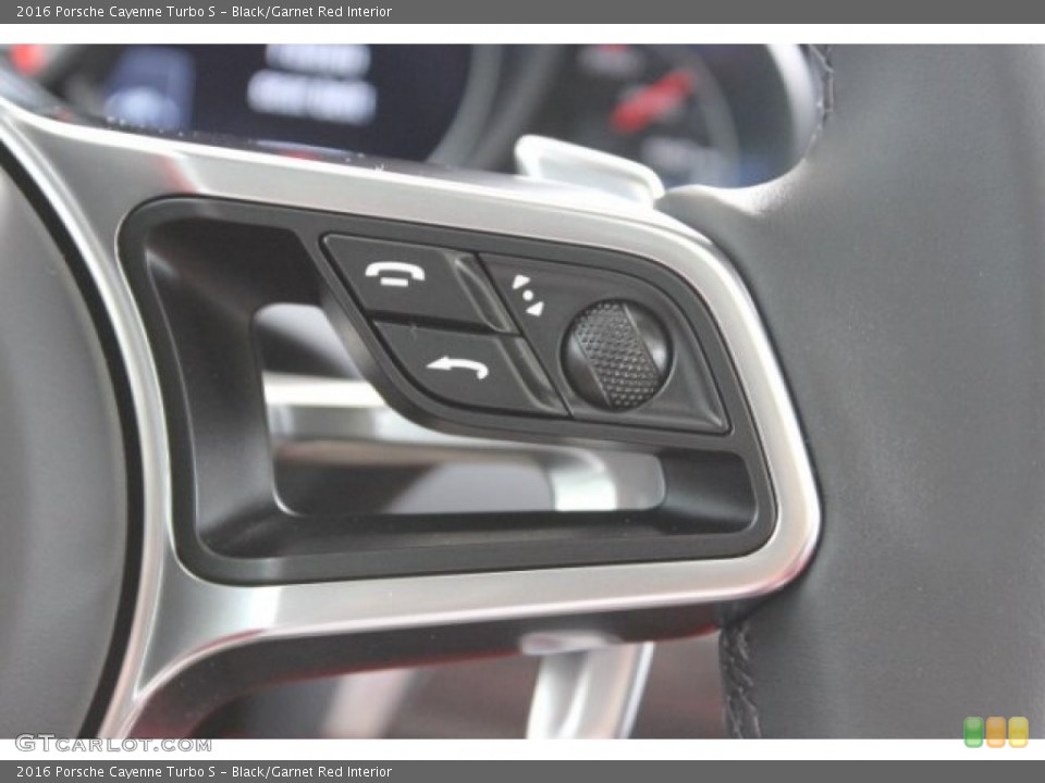 Black/Garnet Red Interior Controls for the 2016 Porsche Cayenne Turbo S #106014372
