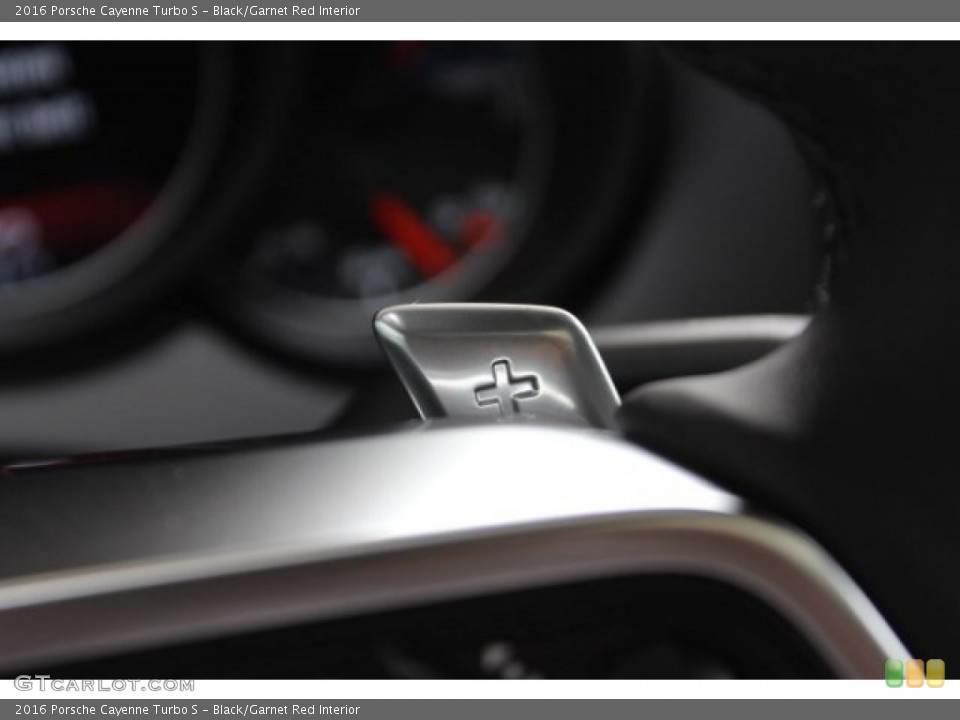 Black/Garnet Red Interior Transmission for the 2016 Porsche Cayenne Turbo S #106014400