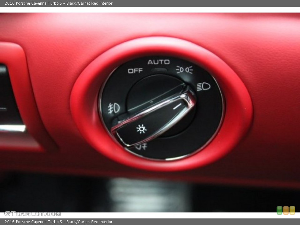 Black/Garnet Red Interior Controls for the 2016 Porsche Cayenne Turbo S #106014419