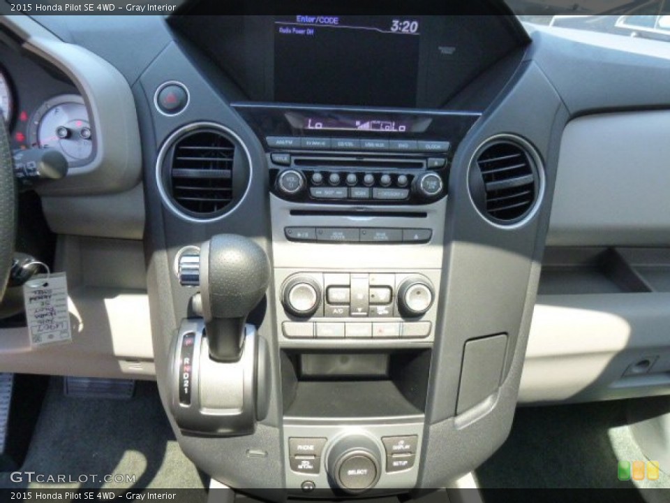 Gray Interior Controls for the 2015 Honda Pilot SE 4WD #106033657