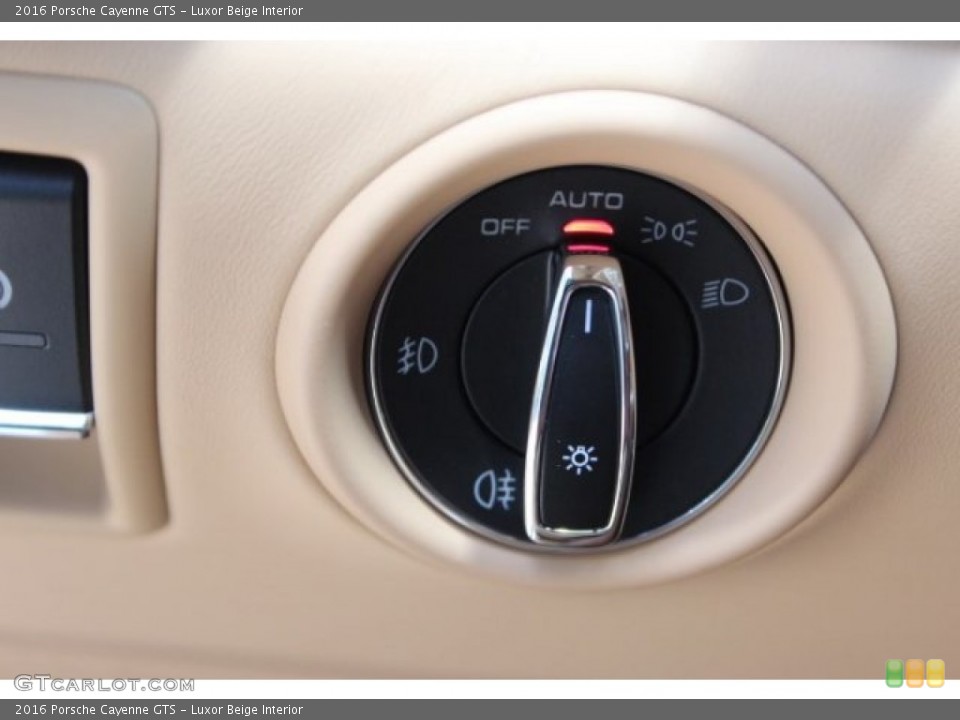 Luxor Beige Interior Controls for the 2016 Porsche Cayenne GTS #106038490