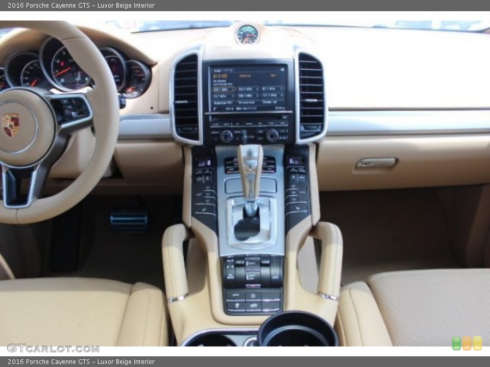 Luxor Beige Interior Controls for the 2016 Porsche Cayenne GTS #106038601