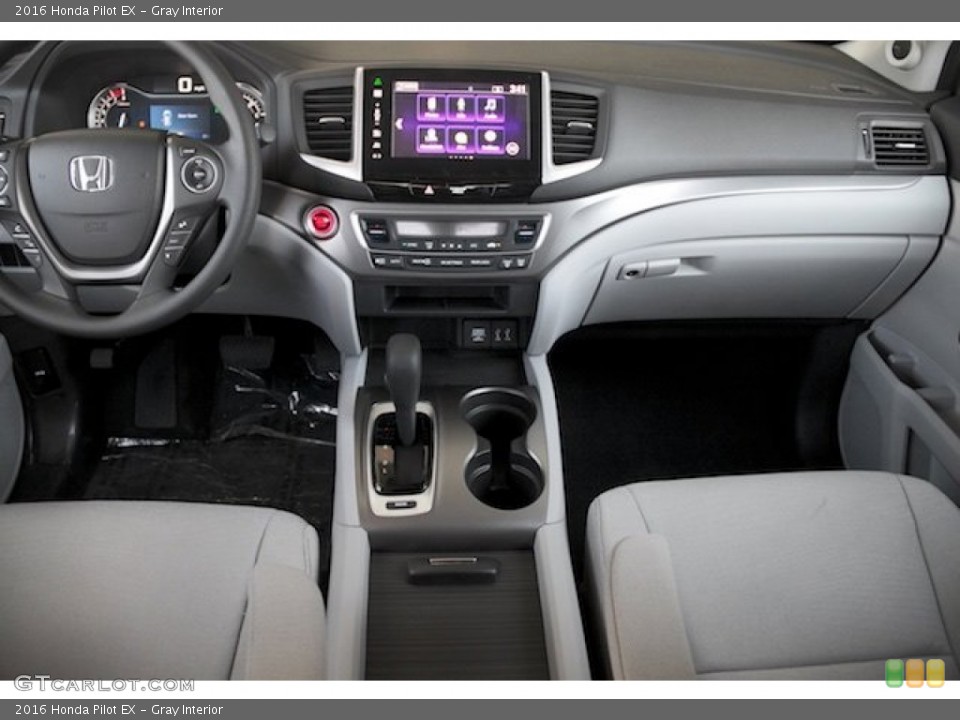 Gray Interior Photo for the 2016 Honda Pilot EX #106049659