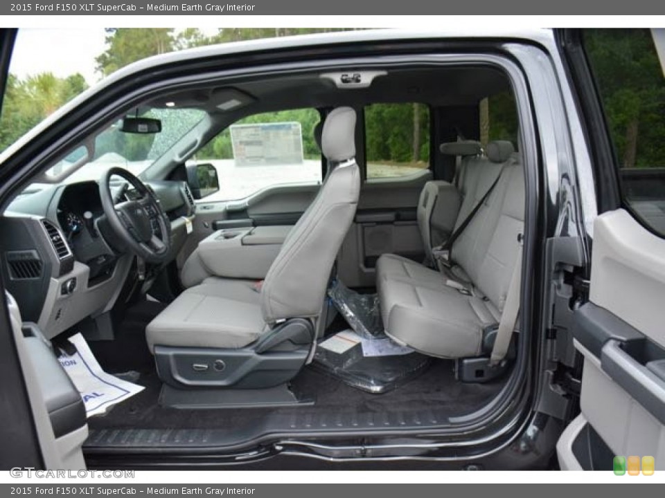 Medium Earth Gray Interior Photo for the 2015 Ford F150 XLT SuperCab #106075122
