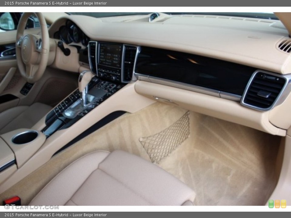 Luxor Beige Interior Dashboard for the 2015 Porsche Panamera S E-Hybrid #106144159