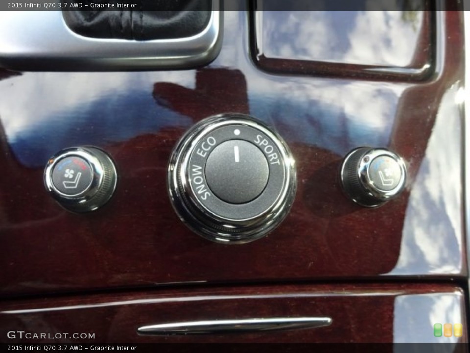 Graphite Interior Controls for the 2015 Infiniti Q70 3.7 AWD #106152088