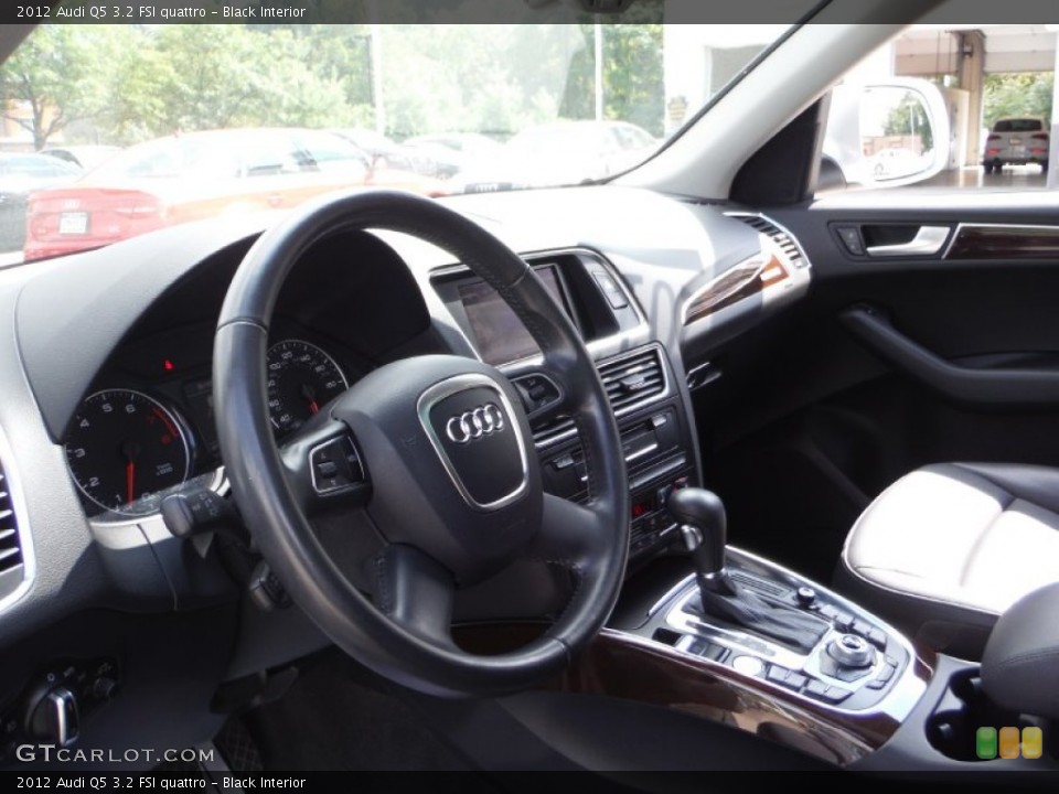 Black Interior Dashboard for the 2012 Audi Q5 3.2 FSI quattro #106270151