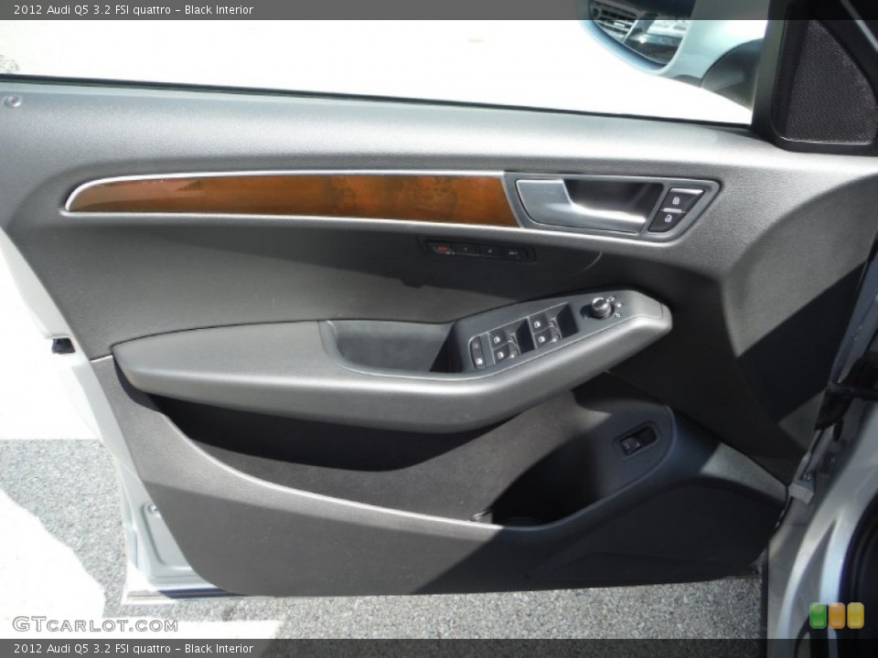 Black Interior Door Panel for the 2012 Audi Q5 3.2 FSI quattro #106270175