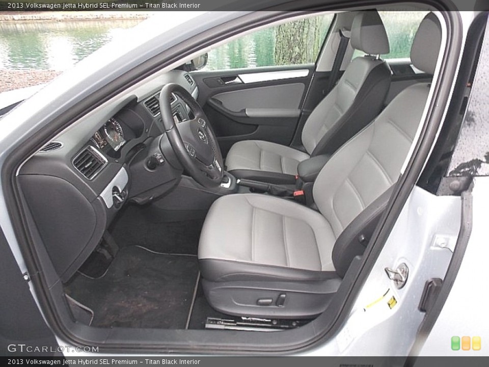 Titan Black Interior Photo for the 2013 Volkswagen Jetta Hybrid SEL Premium #106279243