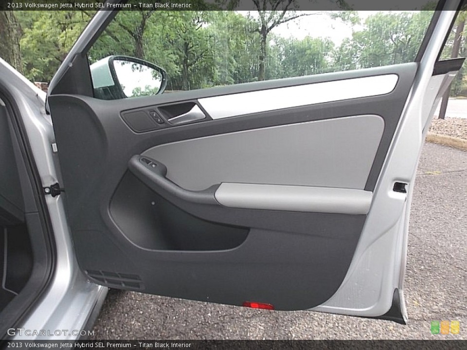 Titan Black Interior Door Panel for the 2013 Volkswagen Jetta Hybrid SEL Premium #106279349