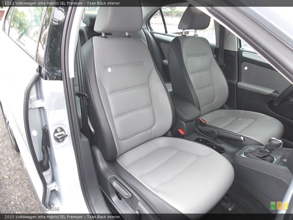 Titan Black Interior Front Seat for the 2013 Volkswagen Jetta Hybrid SEL Premium #106279409