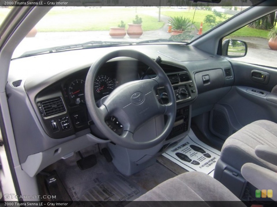 Gray Interior Dashboard for the 2000 Toyota Sienna LE #106301204