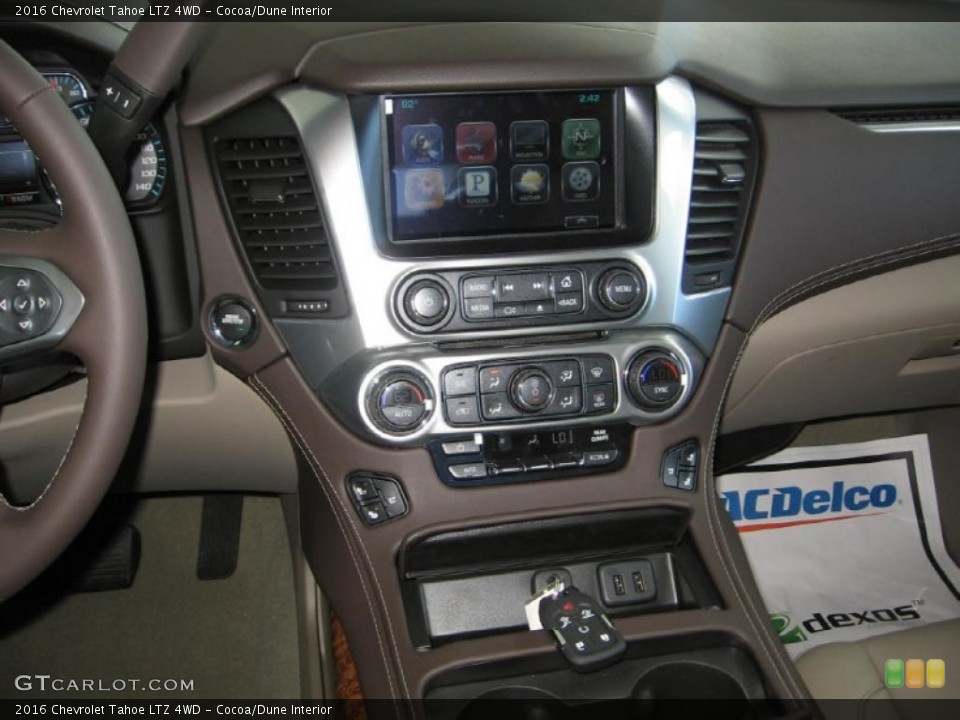 Cocoa/Dune Interior Controls for the 2016 Chevrolet Tahoe LTZ 4WD #106342442