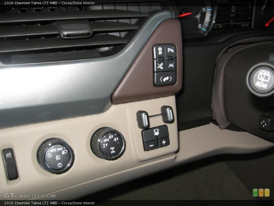 Cocoa/Dune Interior Controls for the 2016 Chevrolet Tahoe LTZ 4WD #106342466