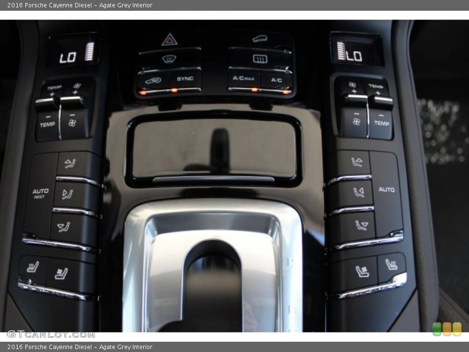 Agate Grey Interior Controls for the 2016 Porsche Cayenne Diesel #106430442