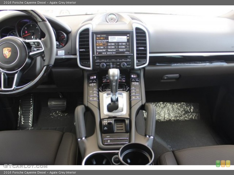 Agate Grey Interior Dashboard for the 2016 Porsche Cayenne Diesel #106430790
