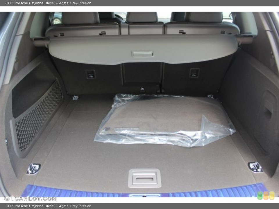 Agate Grey Interior Trunk for the 2016 Porsche Cayenne Diesel #106430826