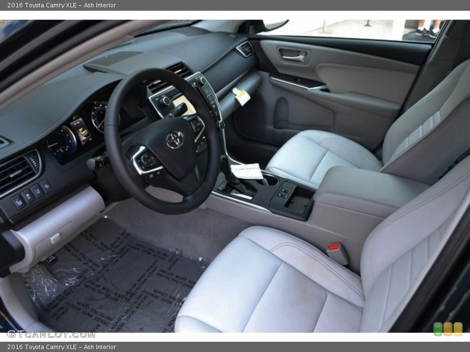 Ash Interior Photo for the 2016 Toyota Camry XLE #106501081