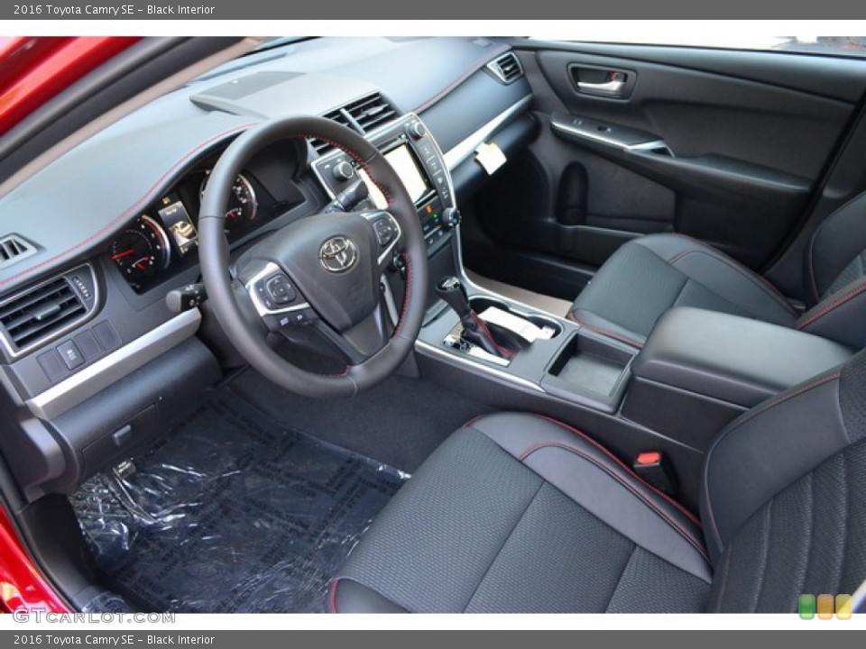 Black Interior Photo for the 2016 Toyota Camry SE #106501504
