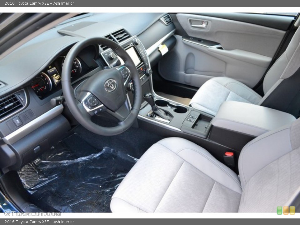 Ash Interior Photo for the 2016 Toyota Camry XSE #106508479