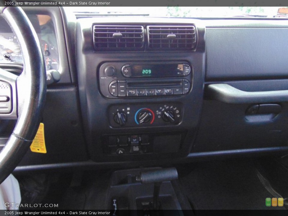 Dark Slate Gray Interior Controls for the 2005 Jeep Wrangler Unlimited 4x4 #106517938