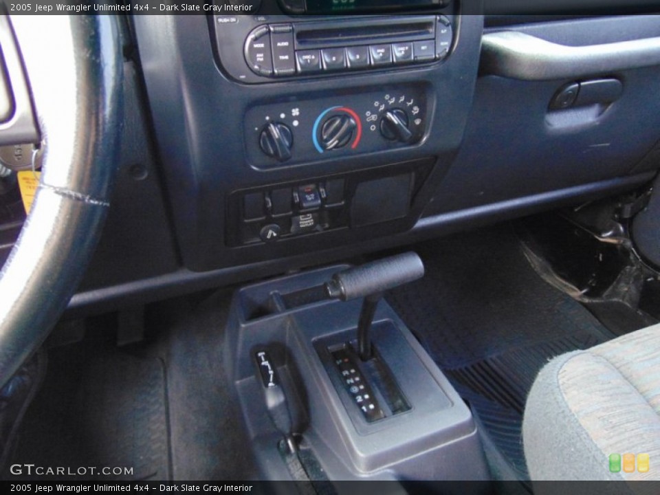Dark Slate Gray Interior Controls for the 2005 Jeep Wrangler Unlimited 4x4 #106517974