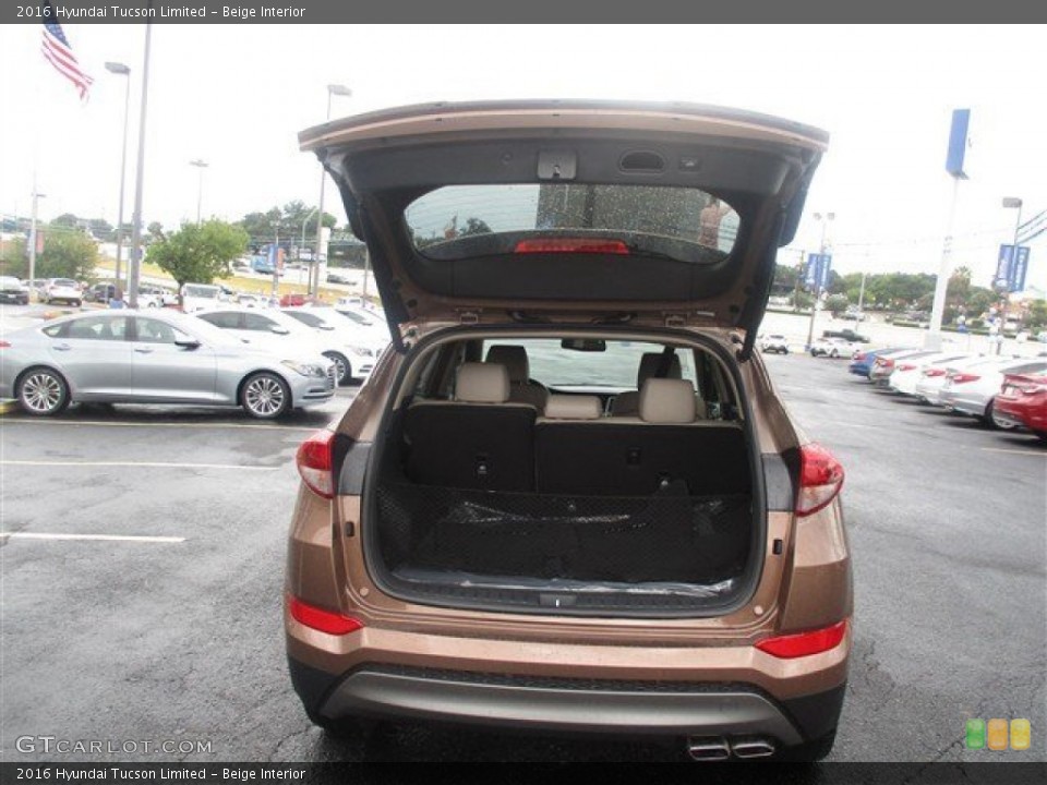Beige Interior Trunk for the 2016 Hyundai Tucson Limited #106541623