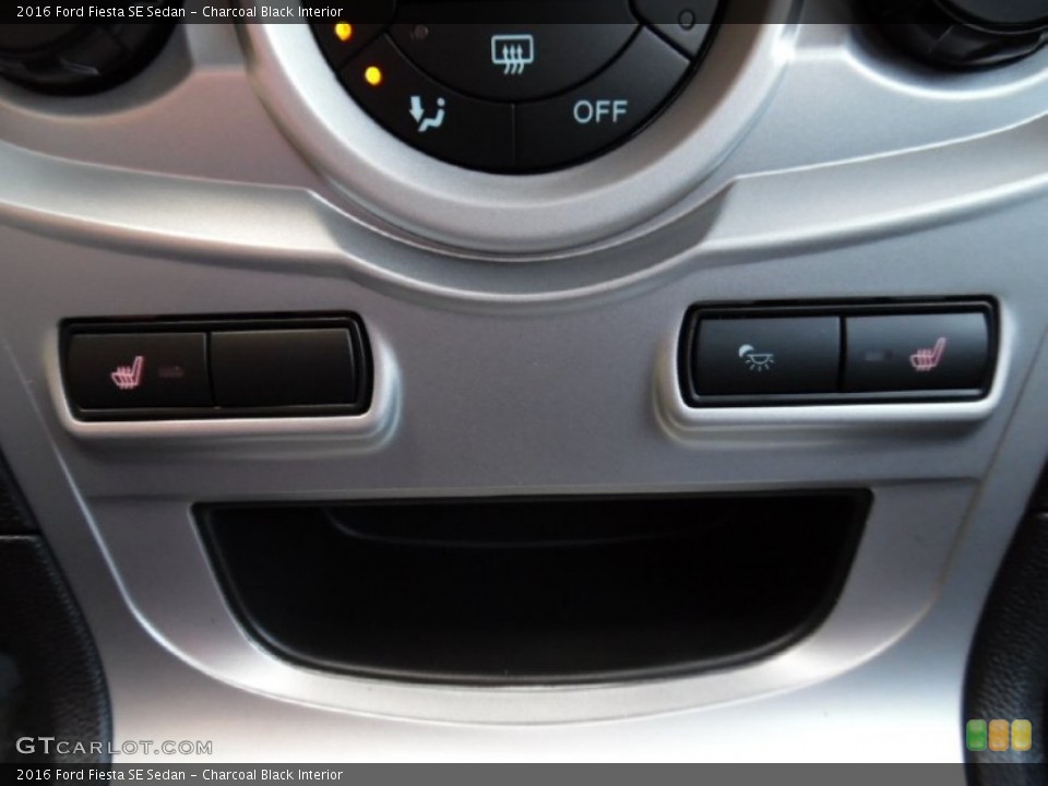 Charcoal Black Interior Controls for the 2016 Ford Fiesta SE Sedan #106548121