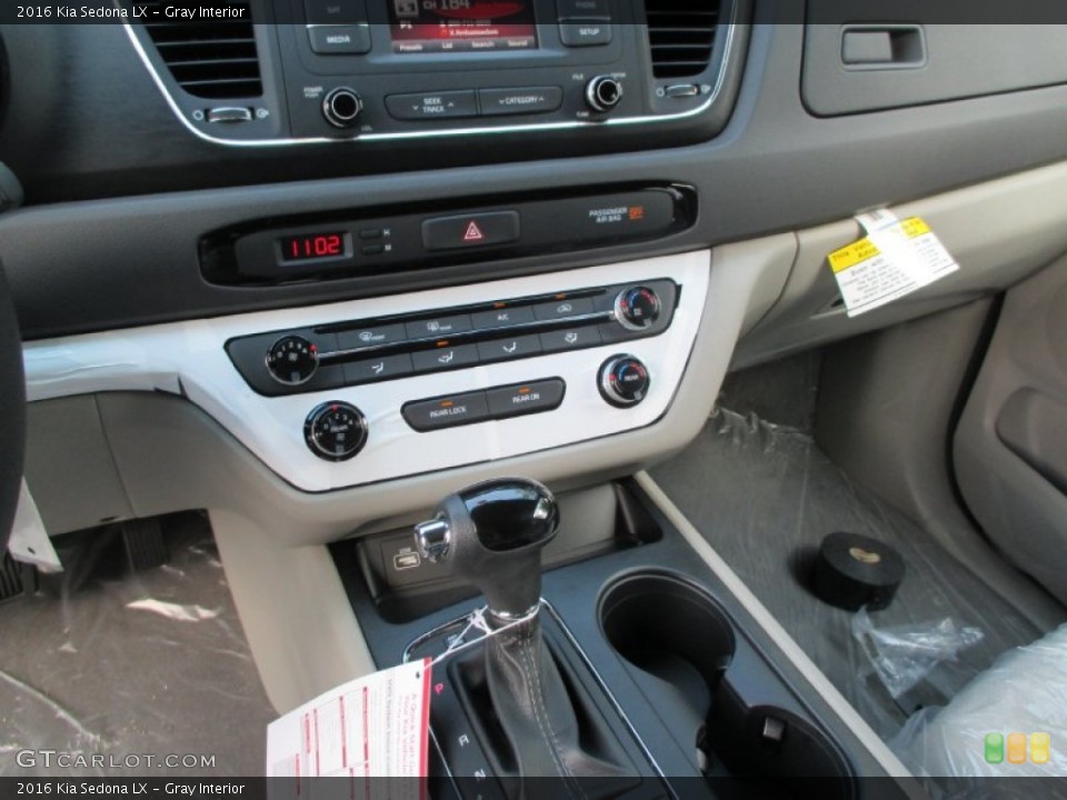 Gray Interior Controls for the 2016 Kia Sedona LX #106574194