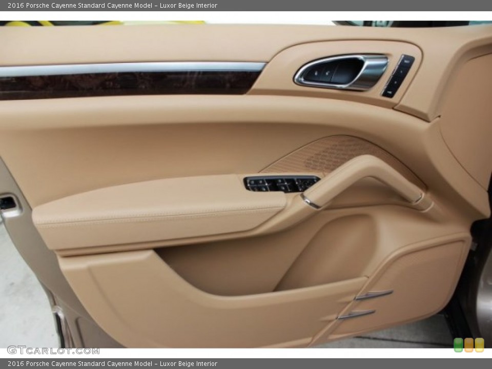 Luxor Beige Interior Door Panel for the 2016 Porsche Cayenne  #106673390