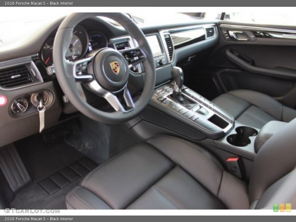 Black 2016 Porsche Macan Interiors