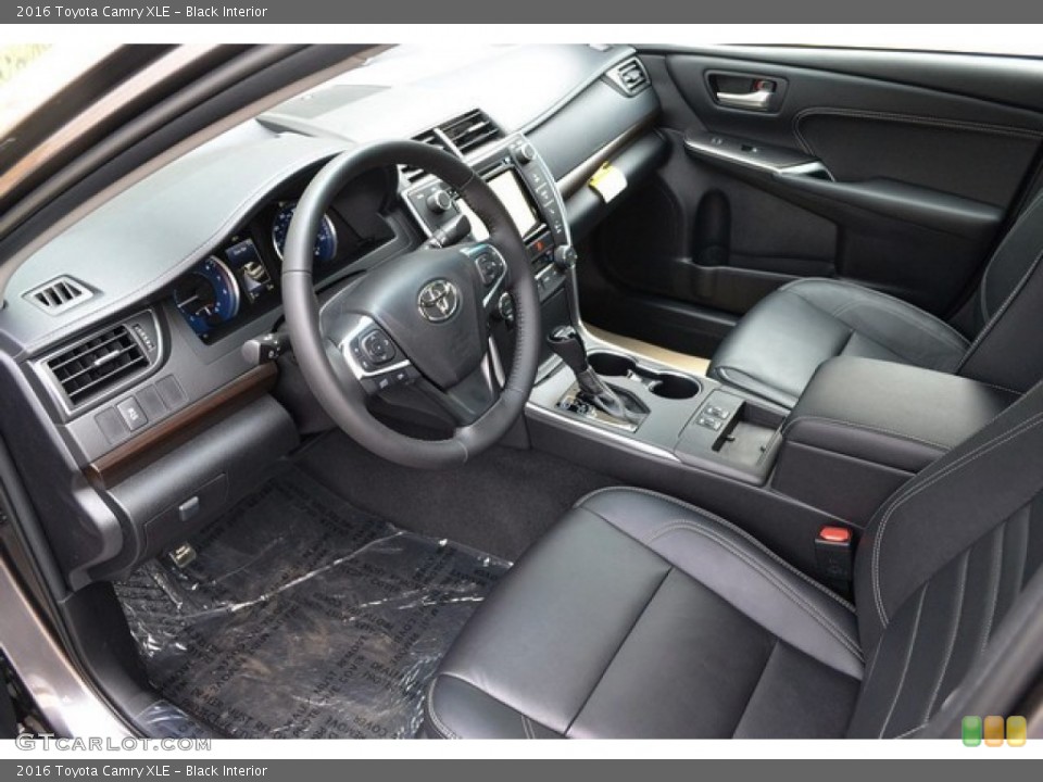 Black Interior Photo for the 2016 Toyota Camry XLE #106738428