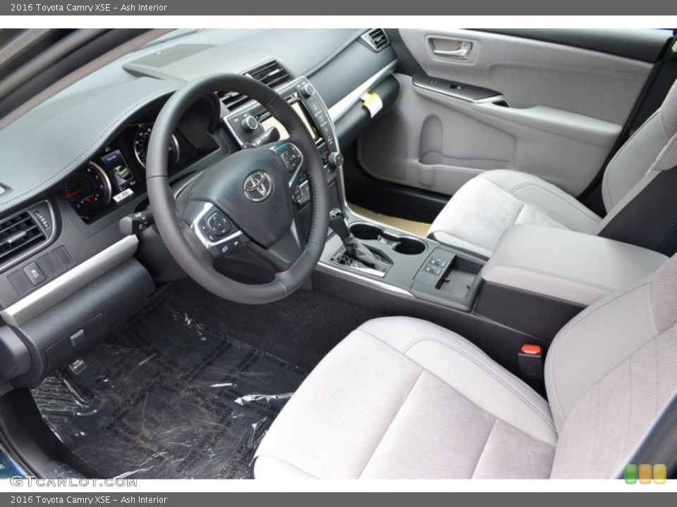 Ash Interior Photo for the 2016 Toyota Camry XSE #106739164