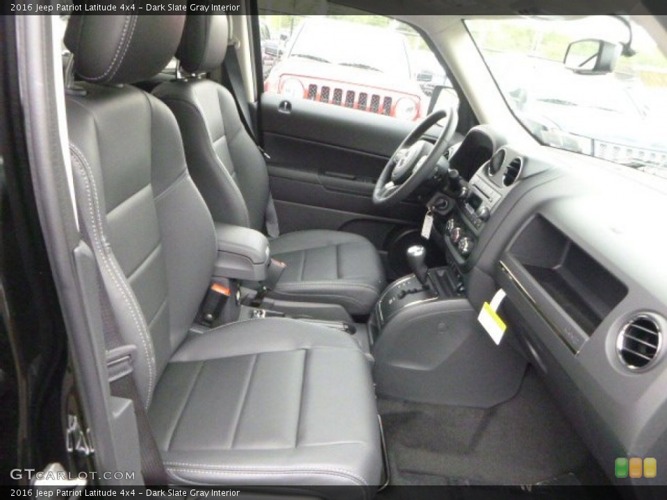 Dark Slate Gray Interior Photo for the 2016 Jeep Patriot Latitude 4x4 #106776941