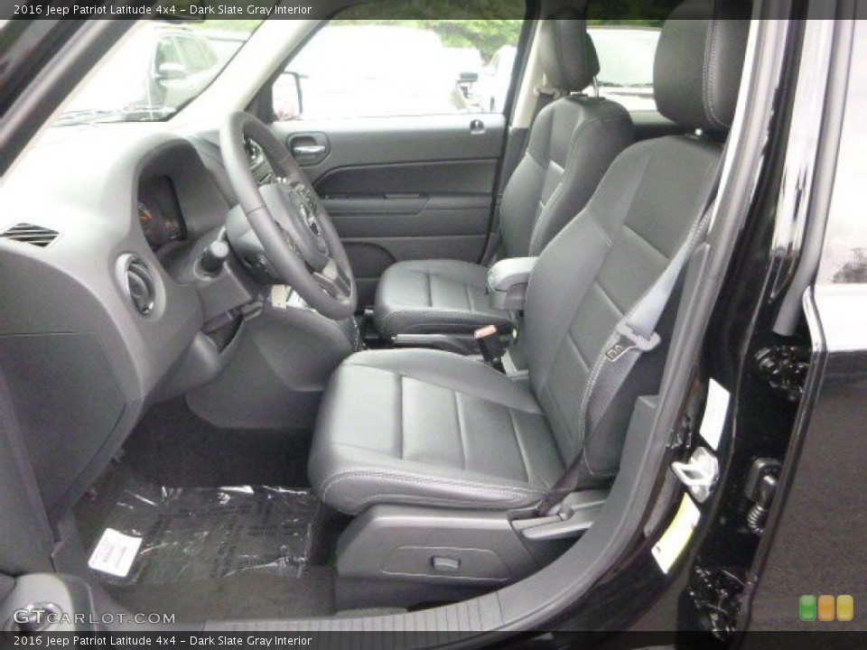 Dark Slate Gray Interior Photo for the 2016 Jeep Patriot Latitude 4x4 #106777012