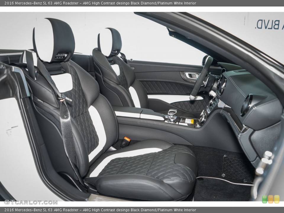 AMG High Contrast desingo Black Diamond/Platinum White Interior Photo for the 2016 Mercedes-Benz SL 63 AMG Roadster #106781930