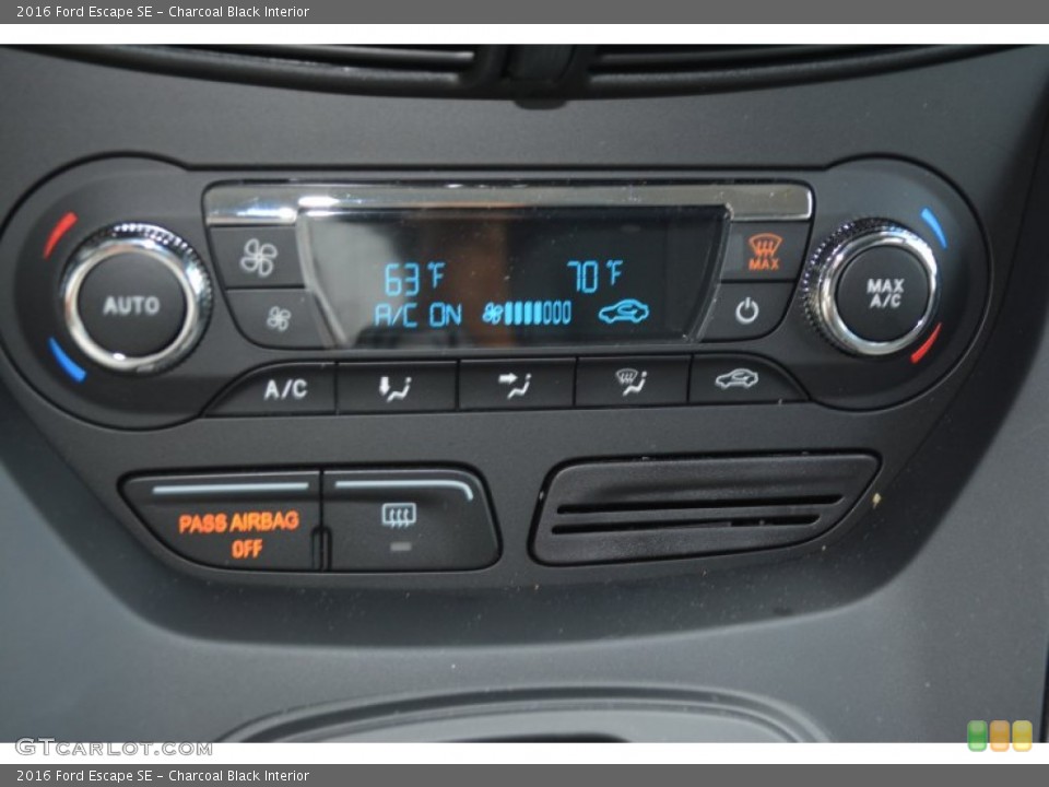 Charcoal Black Interior Controls for the 2016 Ford Escape SE #106804650