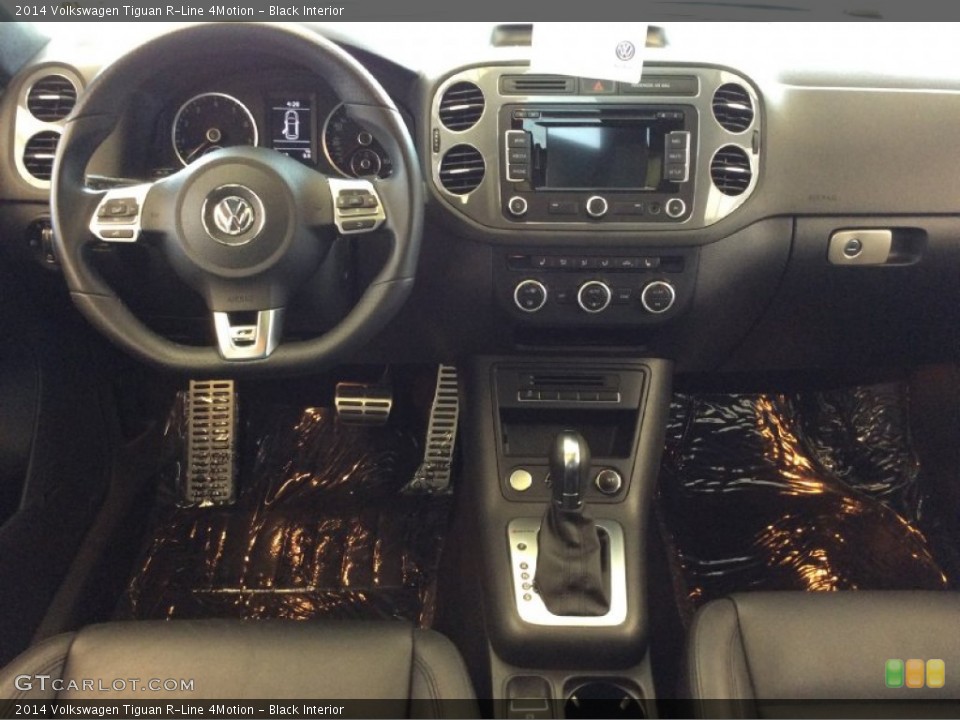Black Interior Dashboard for the 2014 Volkswagen Tiguan R-Line 4Motion #106811485