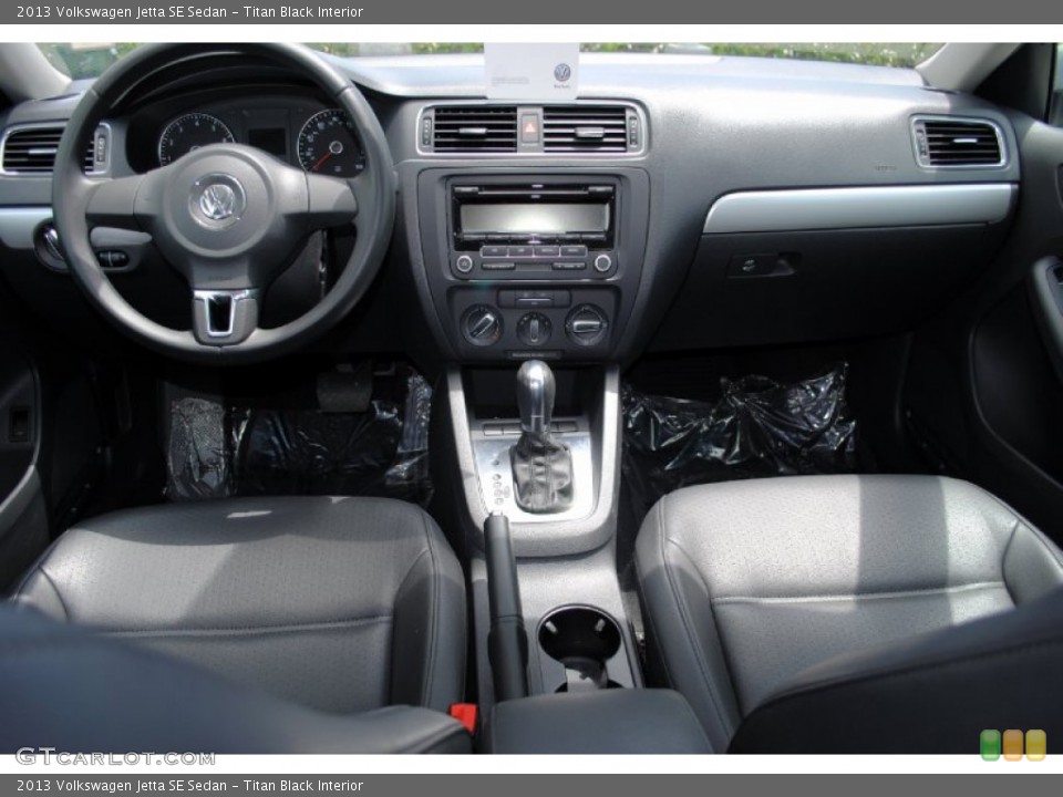 Titan Black Interior Photo for the 2013 Volkswagen Jetta SE Sedan #106935546