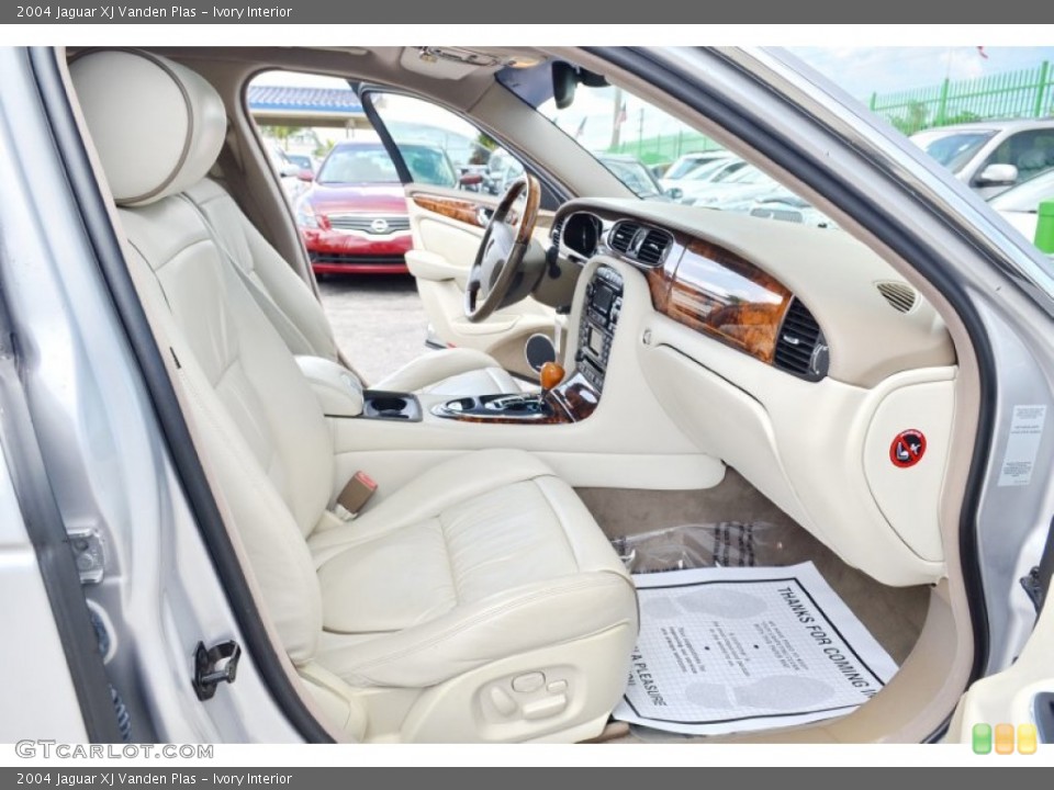 Ivory Interior Photo for the 2004 Jaguar XJ Vanden Plas #106937910
